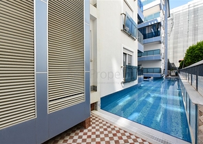 Beautiful apartment in a residence by the sea in the Mahmutlar area.