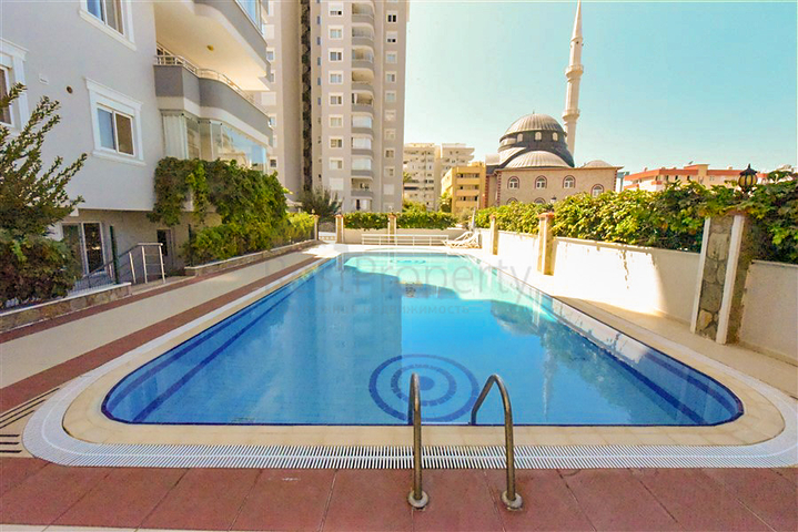 Two-bedroom apartment in the very center of Mahmutlar