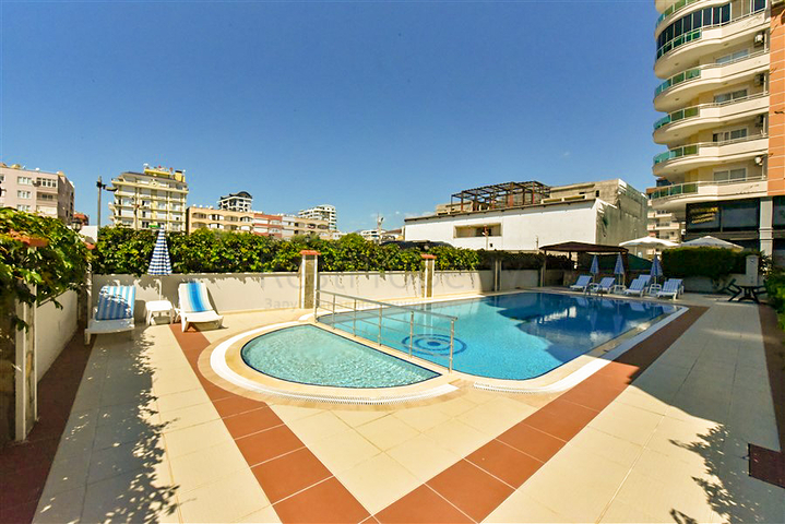 Two-bedroom apartment in the very center of Mahmutlar