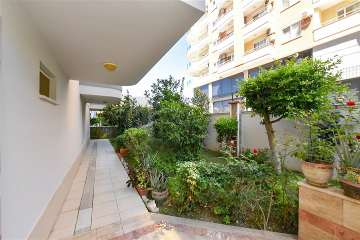 Two-bedroom apartment in the very center of Mahmutlar