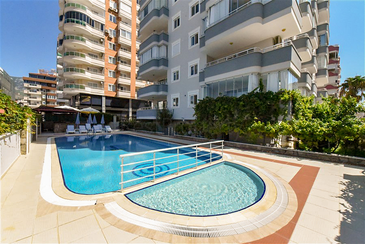 Two-bedroom apartment in the very center of Mahmutlar