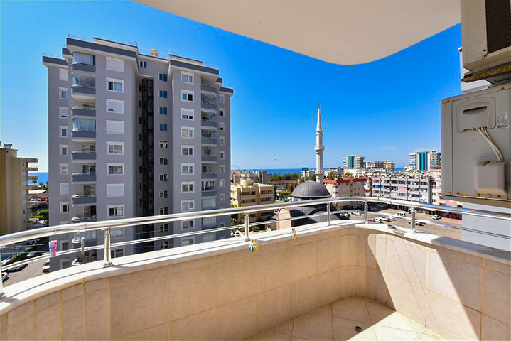 Two-bedroom apartment in the very center of Mahmutlar