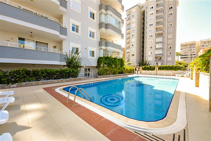 Two-bedroom apartment in the very center of Mahmutlar