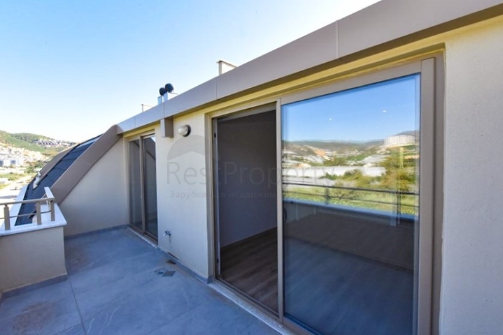 3+1 penthouse with open mountain view in Kargicak area 3+1 penthouse with open mountain view in Kargicak area