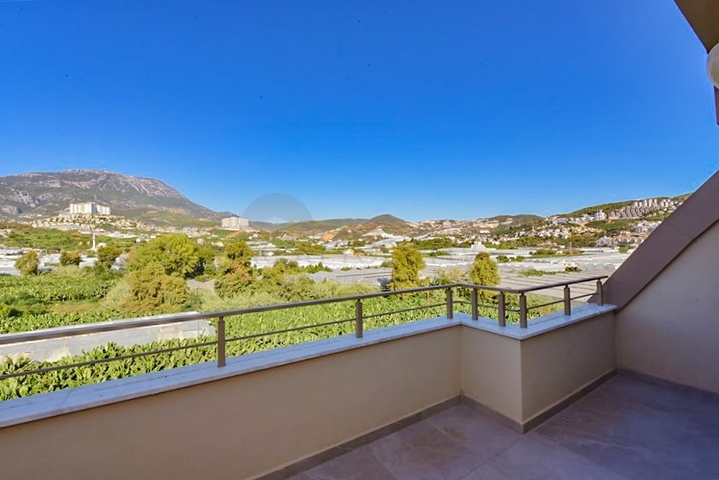 3+1 penthouse with open mountain view in Kargicak area 3+1 penthouse with open mountain view in Kargicak area
