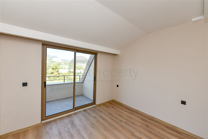 3+1 penthouse with open mountain view in Kargicak area 3+1 penthouse with open mountain view in Kargicak area