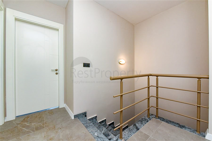 3+1 penthouse with open mountain view in Kargicak area 3+1 penthouse with open mountain view in Kargicak area