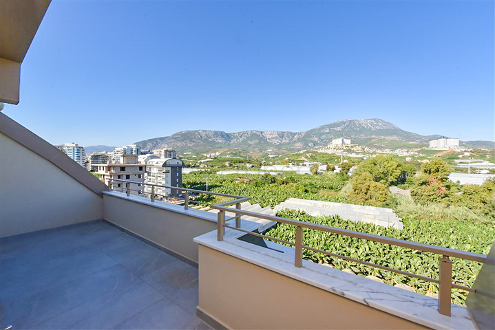 3+1 penthouse with open mountain view in Kargicak area 3+1 penthouse with open mountain view in Kargicak area