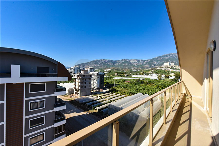 3+1 penthouse in a new complex in Kargicak district 3+1 penthouse in a new complex in Kargicak district