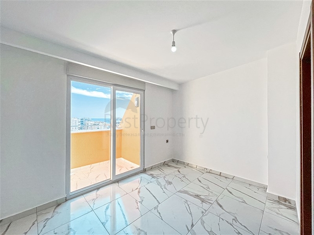 Penhouse with sea view in Mahmutlar area