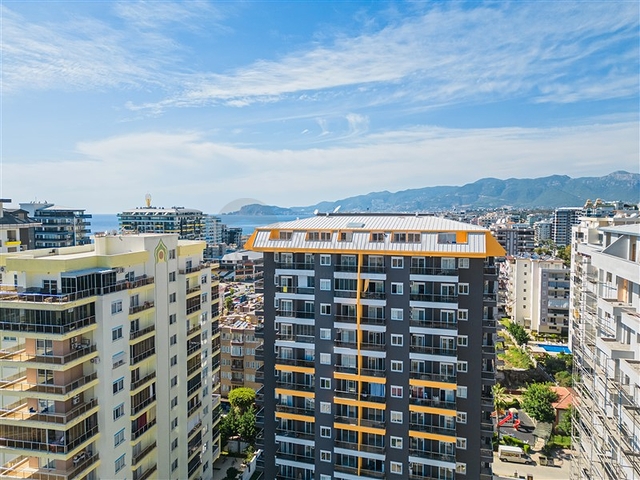 Penhouse with sea view in Mahmutlar area