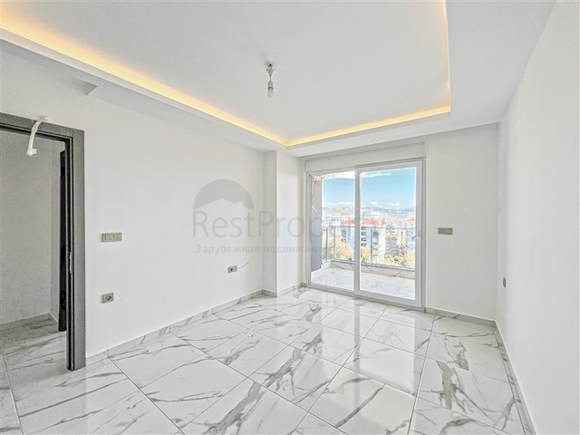 Penhouse with sea view in Mahmutlar area