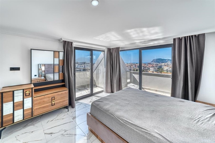 3+1 penthouse in Oba area open for residence permit