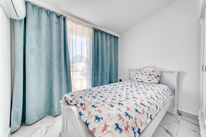 3+1 penthouse in Oba area open for residence permit