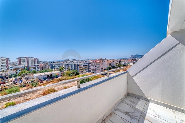 3+1 penthouse in Oba area open for residence permit