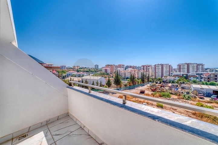 3+1 penthouse in Oba area open for residence permit