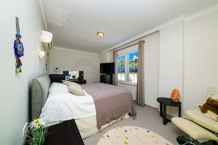 Villa 4+1 in the very center of Alanya