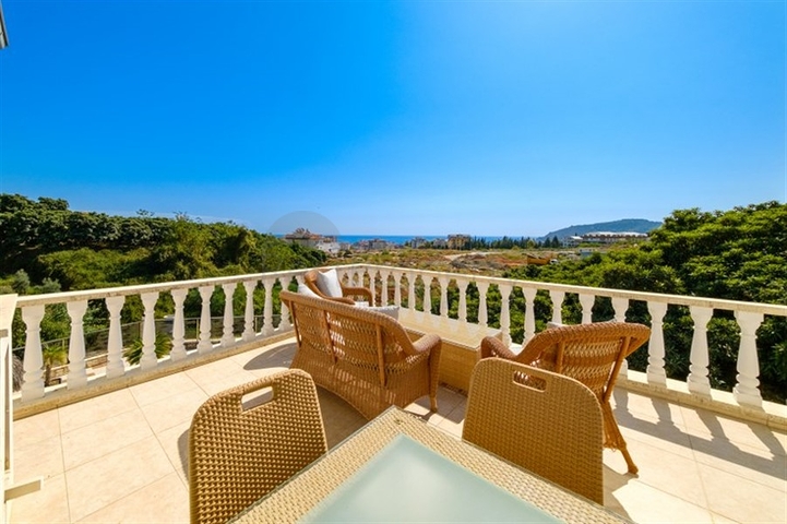 Villa 4+1 in the very center of Alanya