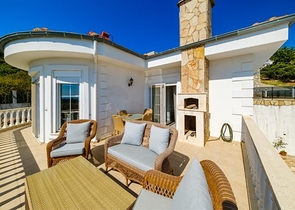 Villa 4+1 in the very center of Alanya