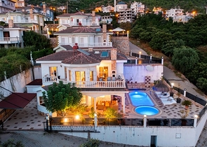 Villa 4+1 in the very center of Alanya