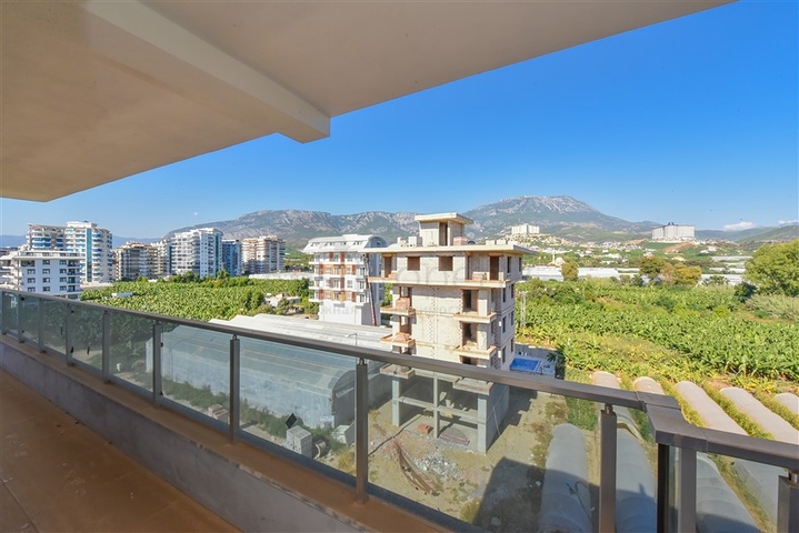 Large spacious penthouse in Kargicak