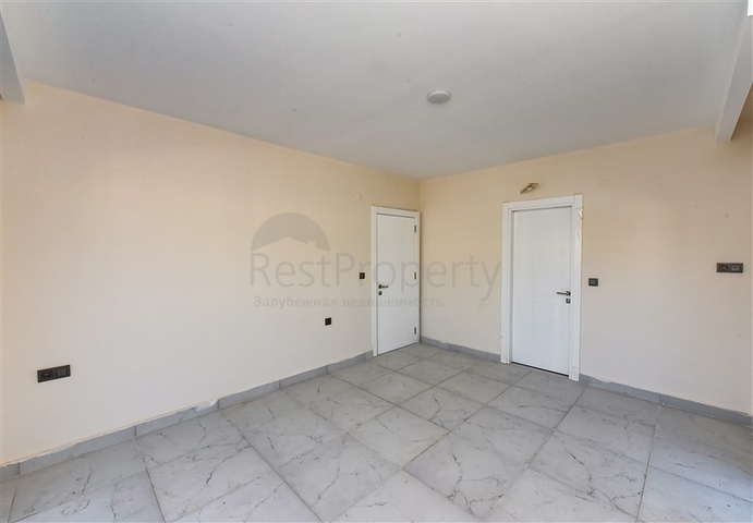 Large spacious penthouse in Kargicak