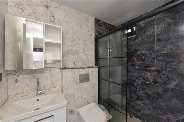 Large spacious penthouse in Kargicak