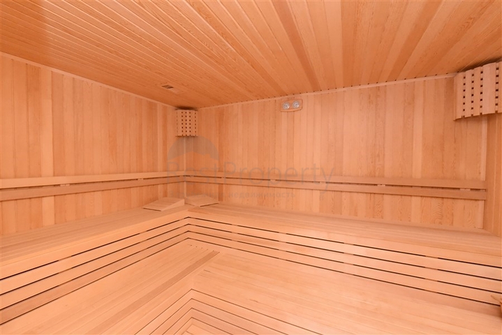 Large spacious penthouse in Kargicak