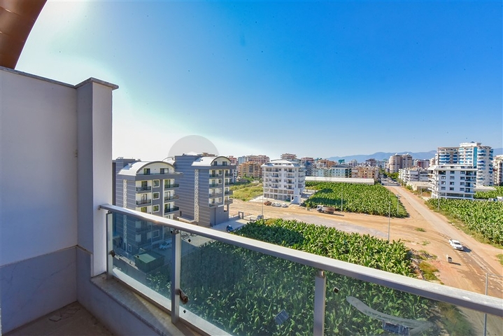 Large spacious penthouse in Kargicak