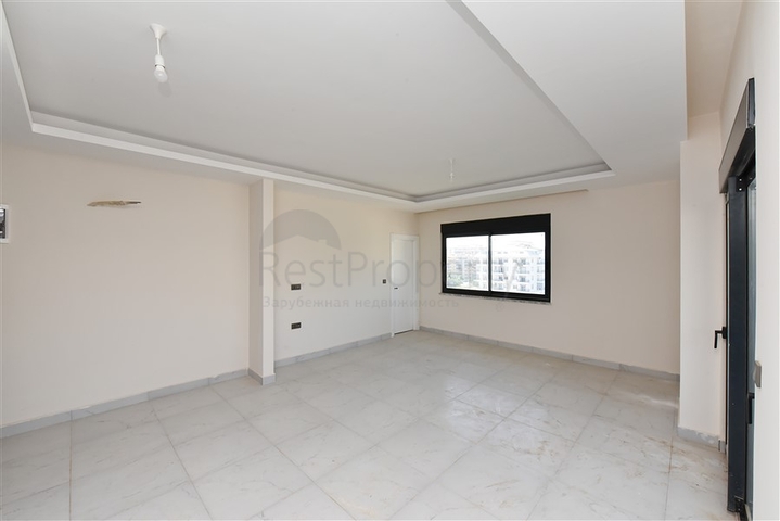 Large spacious penthouse in Kargicak