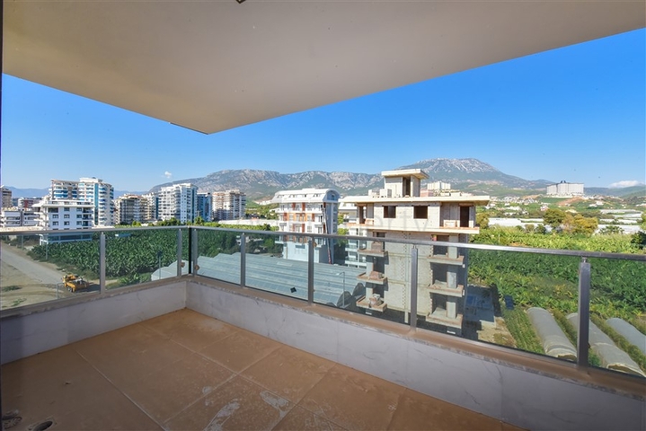 Large spacious penthouse in Kargicak