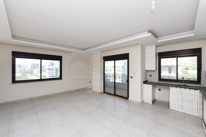 Large spacious penthouse in Kargicak