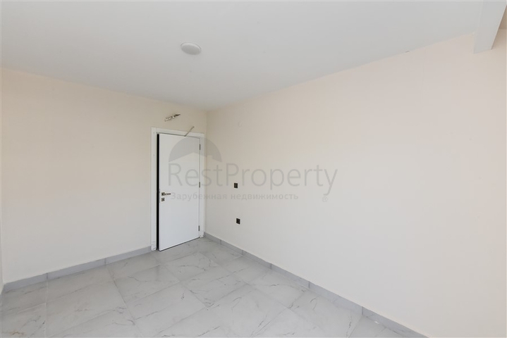 Large spacious penthouse in Kargicak