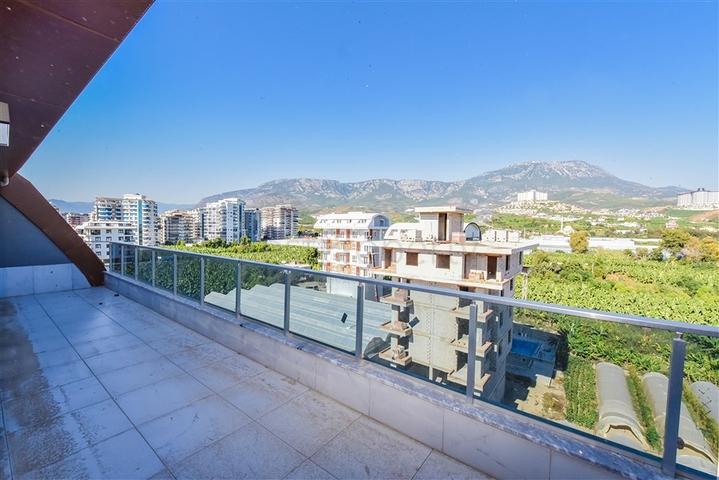 Large spacious penthouse in Kargicak