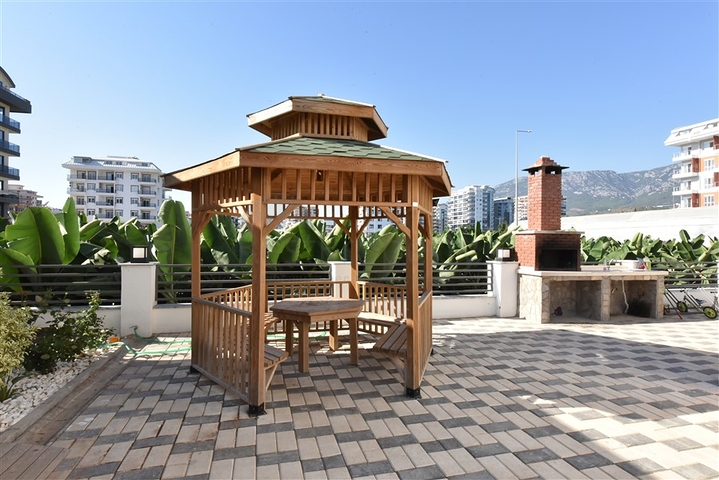 2+1 penthouse in a new house 400 m from the sea 