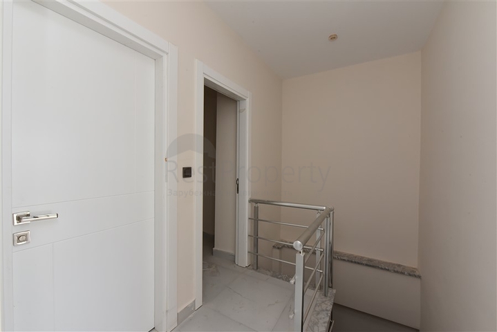 2+1 penthouse in a new house 400 m from the sea 