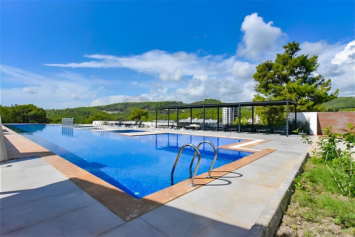 Furnished 1+1 apartment in a new complex in Avsallar