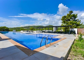 Furnished 1+1 apartment in a new complex in Avsallar