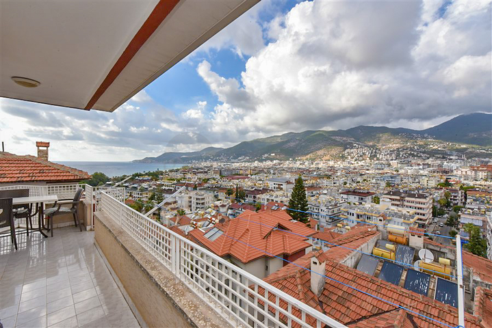 3+1 apartment with separate kitchen at the foot of the Alanya Fortress