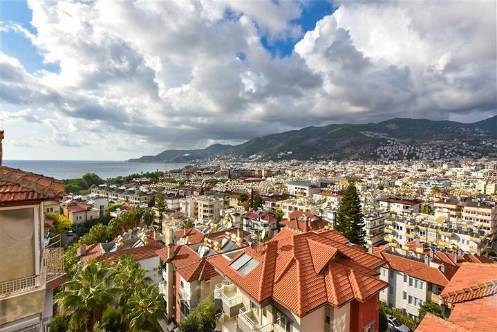3+1 apartment with separate kitchen at the foot of the Alanya Fortress