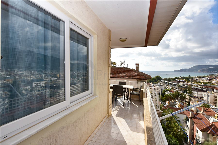 3+1 apartment with separate kitchen at the foot of the Alanya Fortress