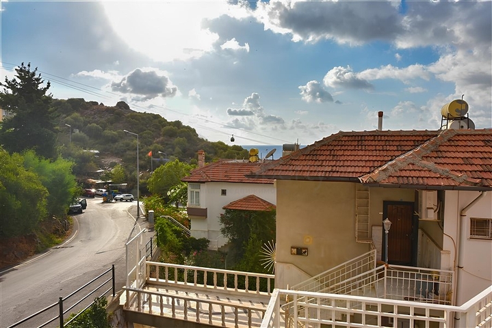 3+1 apartment with separate kitchen at the foot of the Alanya Fortress