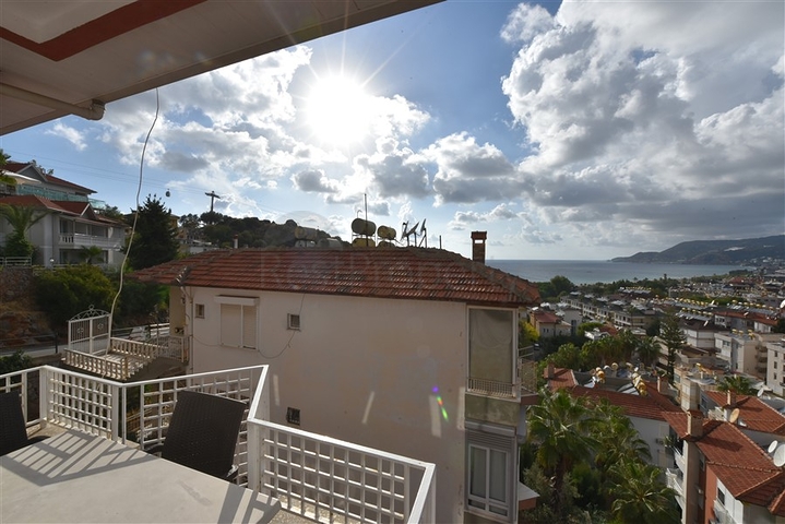 3+1 apartment with separate kitchen at the foot of the Alanya Fortress