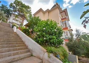 3+1 apartment with separate kitchen at the foot of the Alanya Fortress