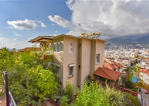 3+1 apartment with separate kitchen at the foot of the Alanya Fortress