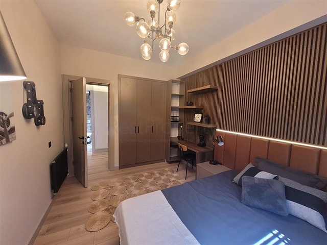Spacious 5+1 apartments in the central area of Yenisehir