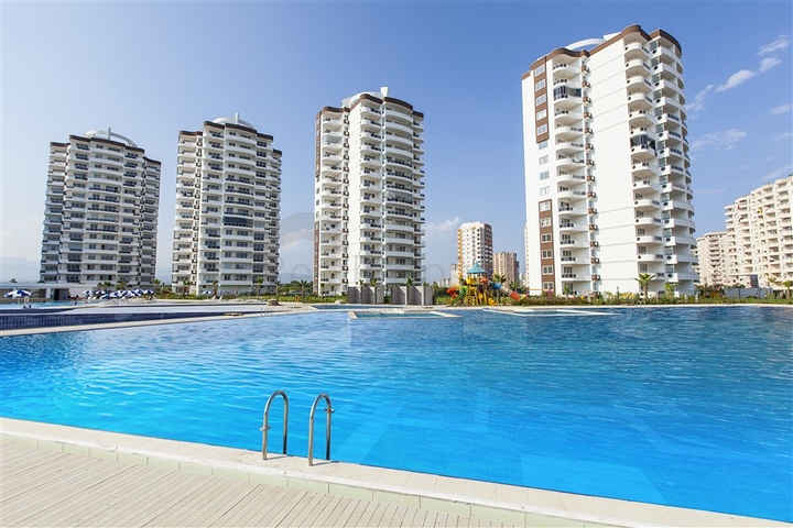 Spacious apartments in a ready-made complex 200 meters from the sea in the area of Erdemli