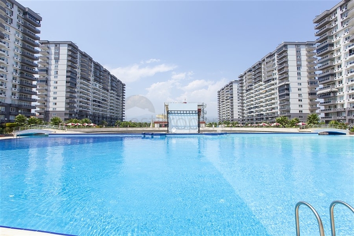 Apartments with hotel infrastructure on the first coastline