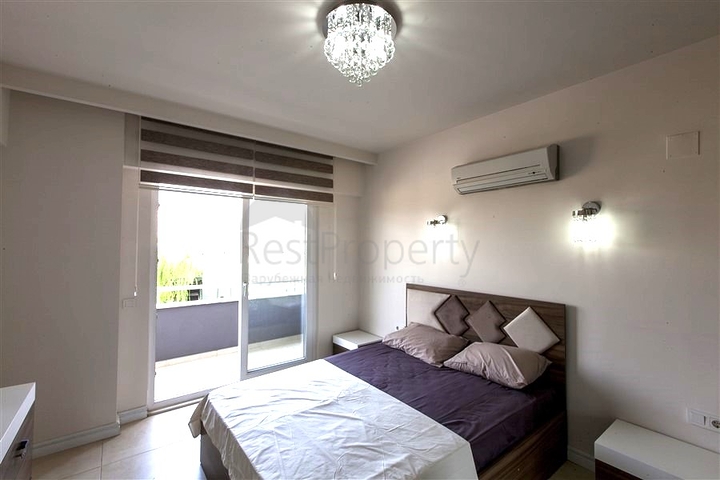 Apartments with hotel infrastructure on the first coastline