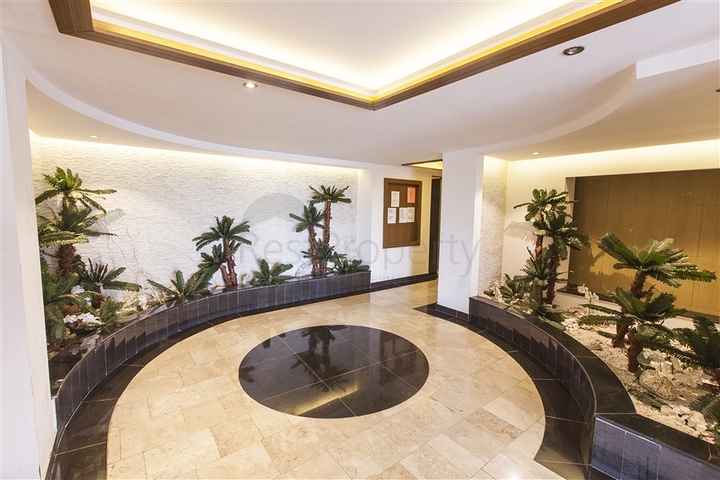 Apartments with hotel infrastructure on the first coastline